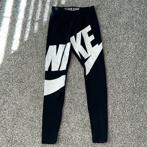 Nike wrap around logo leggings